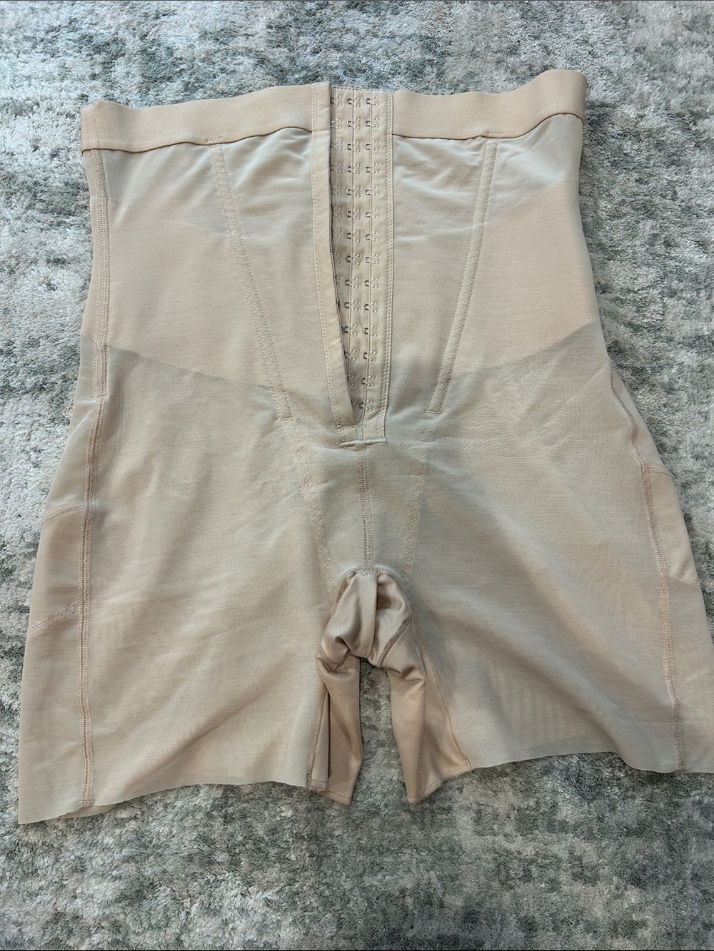 High-Waist Shaping Shorts - Nude